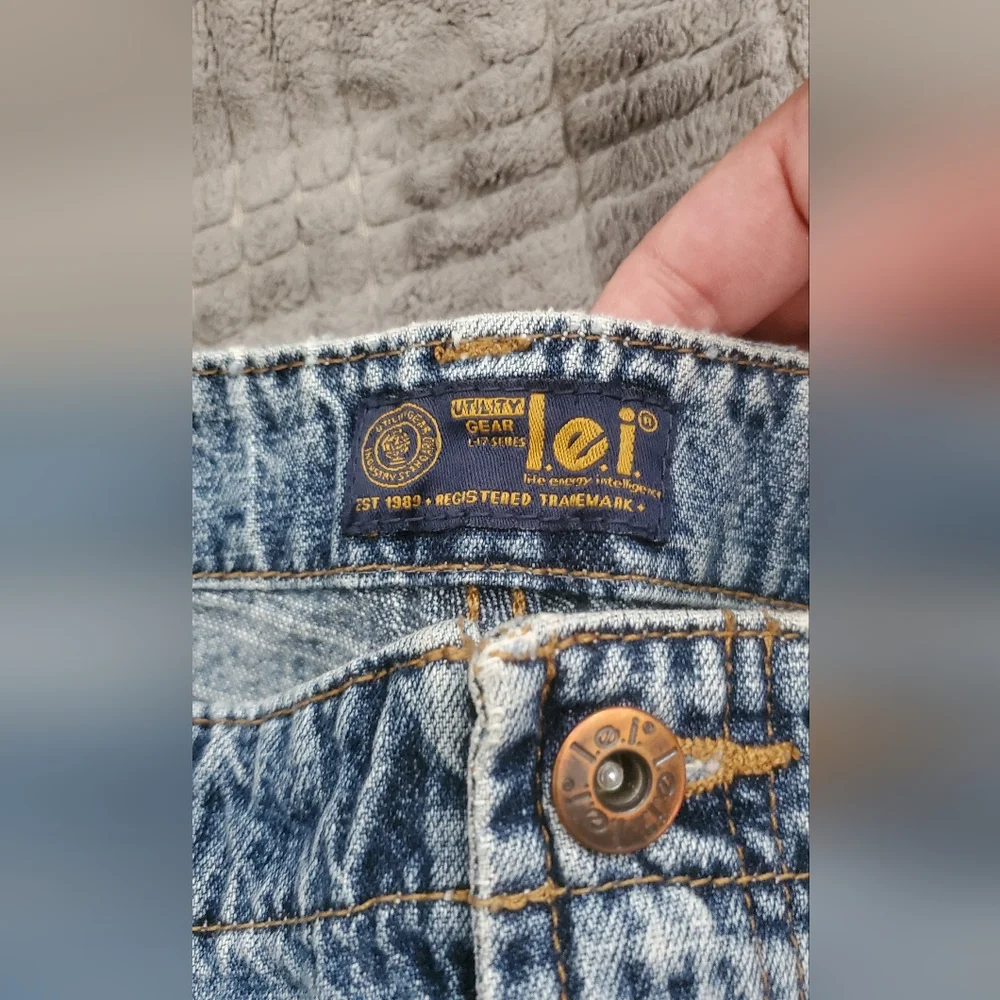 L.e.i DENIMN Jean Shorts Y2K in Jr Size 9 - Picture 7 of 14
